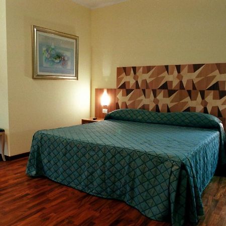 Hotel Della Citta Et De La Ville Forlì Habitación foto